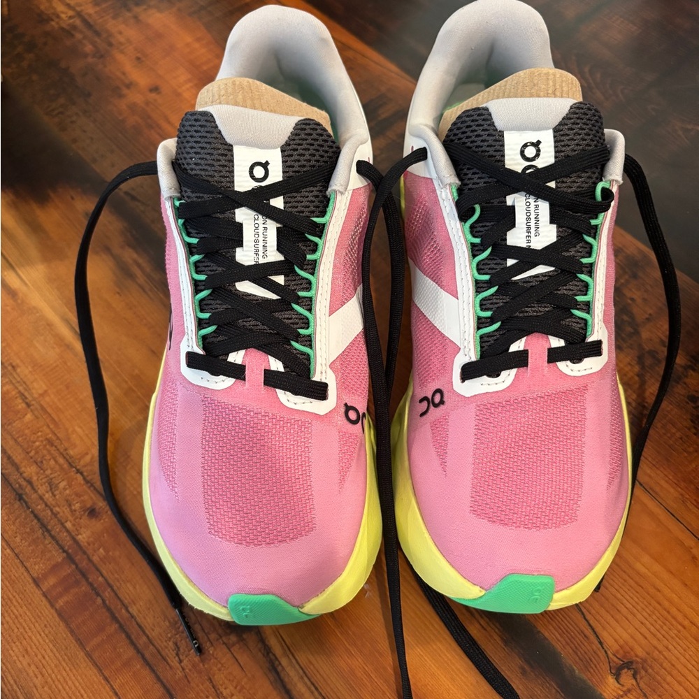 OC cloudsurfer next size 7 pink/limelight